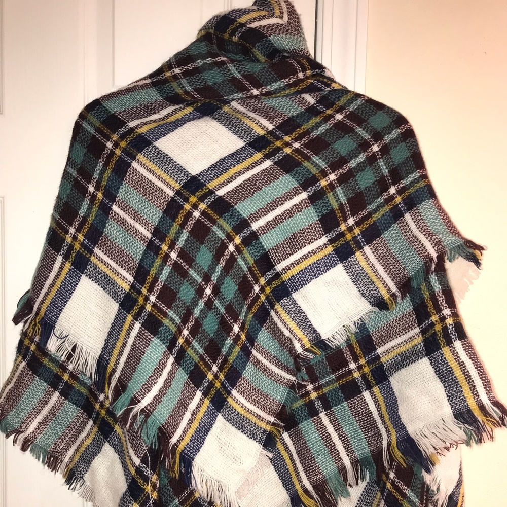 Blanket scarf - Never worn!